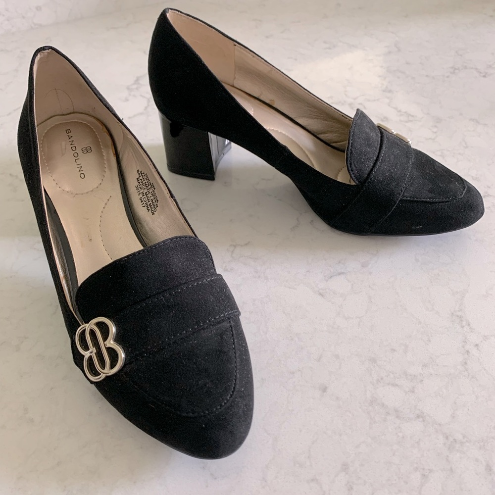 Bandolino black faux suede pump